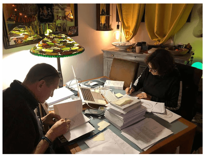 Anouk Journo et Meichelus au travail dans l'atelier
